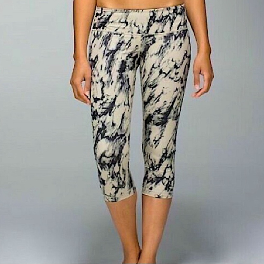Lululemon Tye-Dye Crop Leggings LIKE NEW